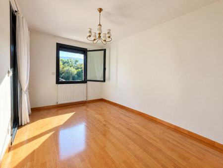 Location Appartement 4 pièces 91m² LE BOURGET DU LAC 73370 - Photo 4