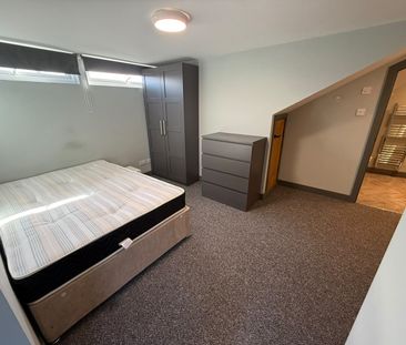 Room in a Shared House, Bath Road, BS4 - Photo 3