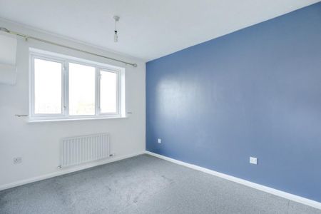 4 bedroom detached house to rent - Photo 4