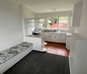 Bell Block - 2 Bedrooms - Photo 2