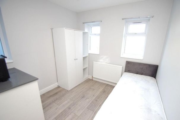 Maisonette to rent - Photo 1