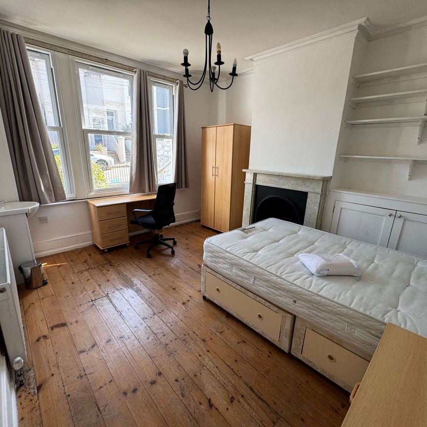 Whippingham Road Room 1 - Photo 1