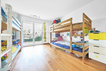 SPACIOUS STANDING DUPLEX WITH GARDENS AND BALCONY - Foto 3