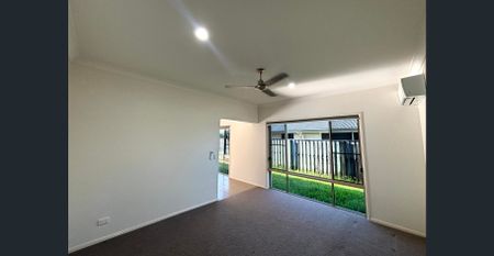 Highset Ceilings and Open Plan Living - Welcome to 34 Whitehaven Drive, Blacks Beach - Photo 2