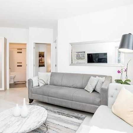 Generously sized 2-Bed/2-Bath residence + Den with PATIO - Photo 4