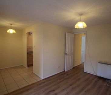 Price £950 pcm - Available 17/12/2025 - Unfurnished - Photo 6