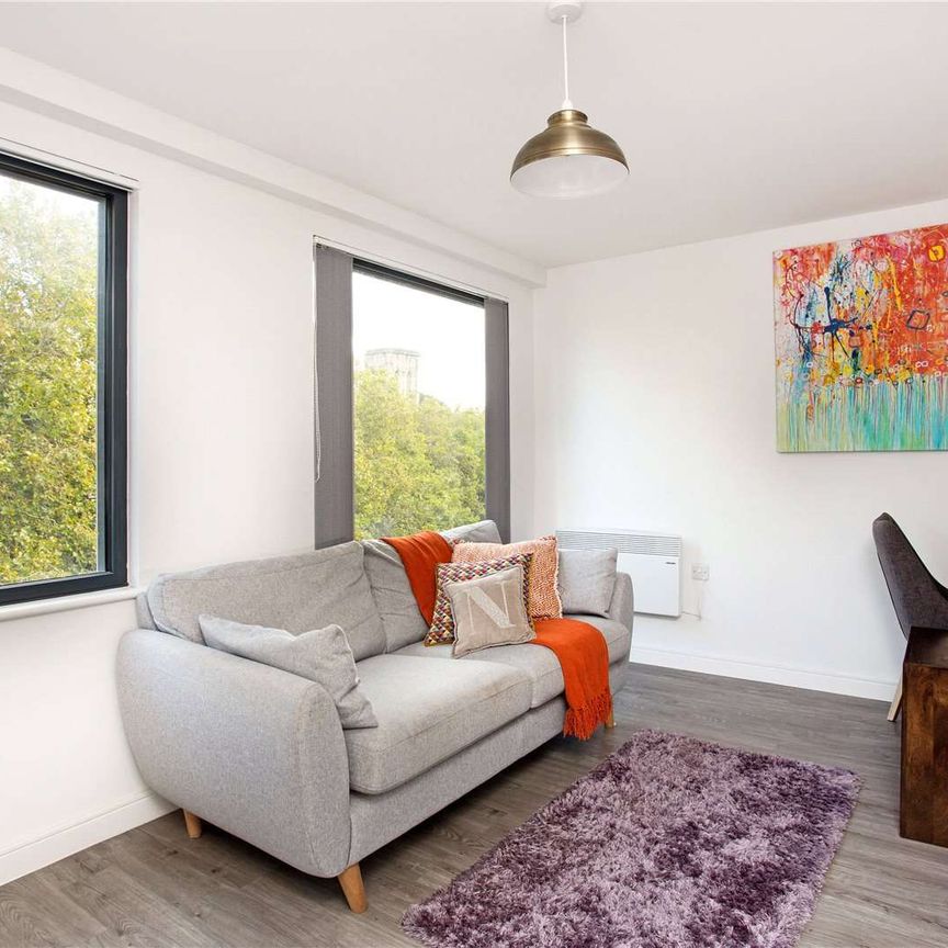 A superb studio apartment located in popular The Milliners development - Photo 1