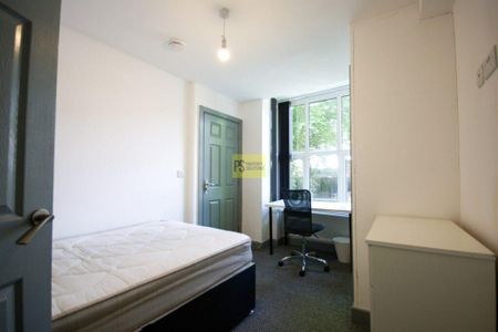 6 bedroom terraced house to rent - Photo 5