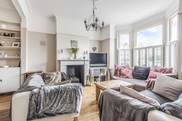 4 bedroom terraced house to rent - Photo 1