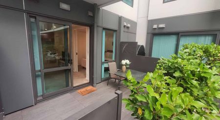 Cozy, compact 1 BR/1 BT with Patio @ Heart of City - Photo 5