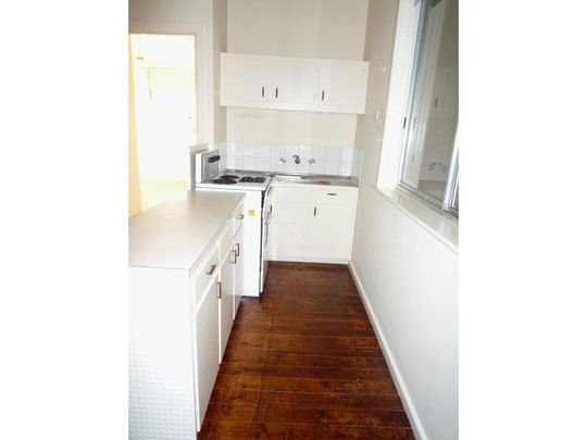 No Car? No Problem! One Bedroom Unit In Central Albury - Photo 1