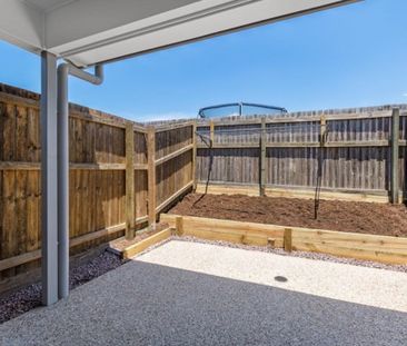 Low-Maintenance Modern Living in a Convenient Location - Photo 4