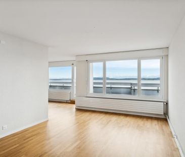 1ER LOYER OFFERT - Grand 5.5 pièces lumineux avec terrasse et vue - Photo 1