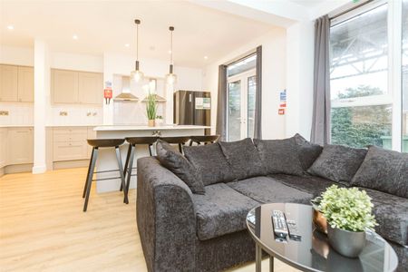Third Avenue, Horfield - Photo 5