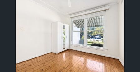 Neat and tidy beachside living - Photo 3