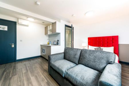 1 bedroom in a flat share to rent - Photo 4