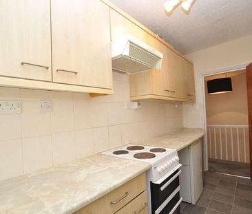 Warwick Avenue, Bedford, MK40 - Photo 2