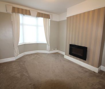 4 Bedroom Semi-Detached House - Photo 2