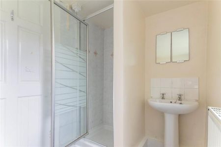 3 bedroom apartment to rent - Photo 5