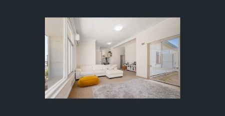 Neat and Comfortable 2-Bedroom Home in Mandurah - Photo 3