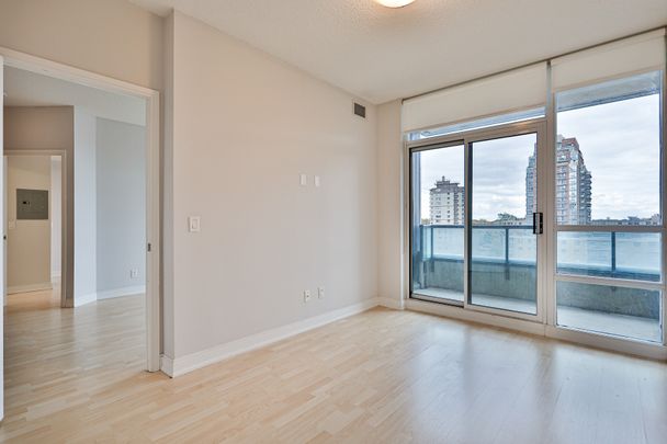 2 Bedrooms + Den - Photo 1