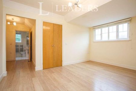 Marie Carlile, Coley Avenue, GU22 - Photo 3