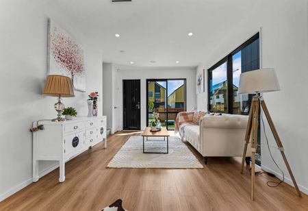 Modern living in Karaka - Photo 4