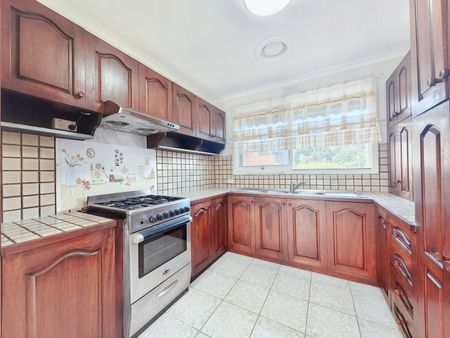 12 Wordsworth Avenue, Clayton South VIC 3169 - House For Rent | Domain - Photo 5