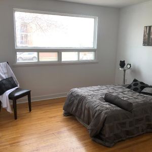 4 1/2 situé à Ste-Foy, A/C, Internet, stationnement - Photo 2