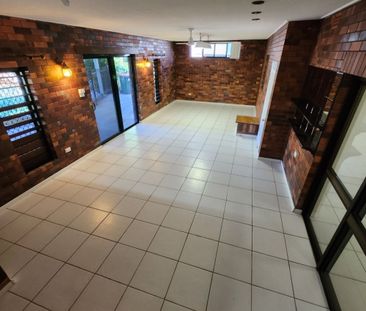 Prime Location with a Pool - Photo 4