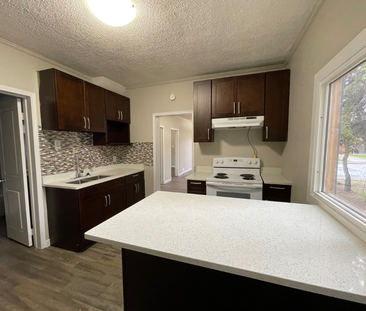 3 Bedroom Main Floor in Westmount - Photo 4