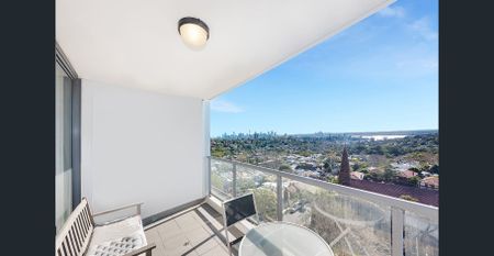 Spectacular Harbour views from one-bedroom apartment situated on the 10th floor of the "Eclipse" building. - Photo 5