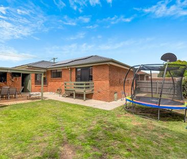 21 Kinlora Avenue, Epping VIC 3076 - Photo 2