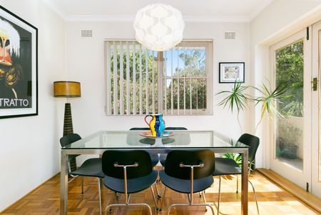 Well presented Two bedroom Apartment - Photo 3