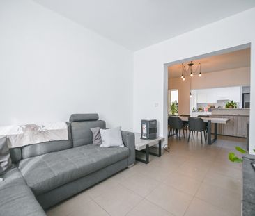 Gelijkvloerse woning met uitweg achteraan in Wielsbeke - Photo 1