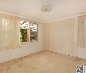 Spacious character home in excellent location - Photo 6