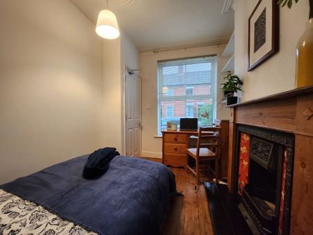 4 bedroom terraced house to rent - Photo 3