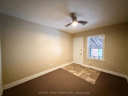 26 Tablot Street W - Photo 2