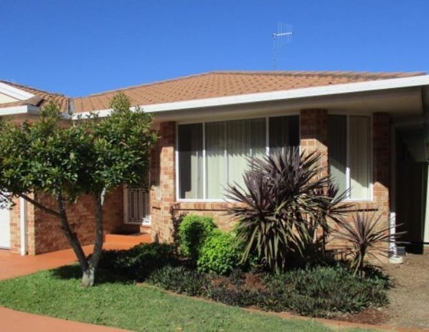 3/27-33 Lake Road, Port Macquarie NSW 2444 - Villa For Rent | Domain - Photo 1