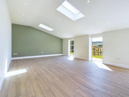 3 bedroom barn conversion to rent - Photo 1