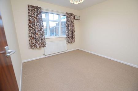 3 bedroom detached bungalow to rent - Photo 5