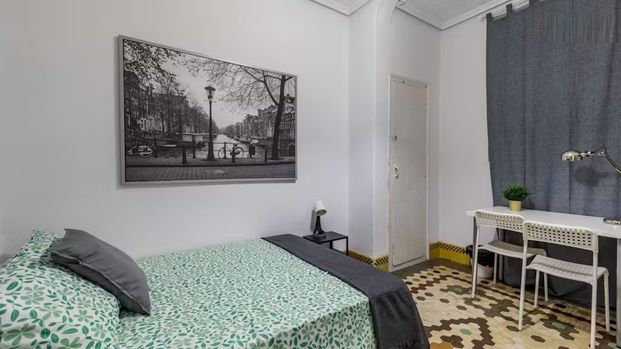 Calle de la Virgen del Puig, Valencia, Valencian Community 46011 - Photo 1