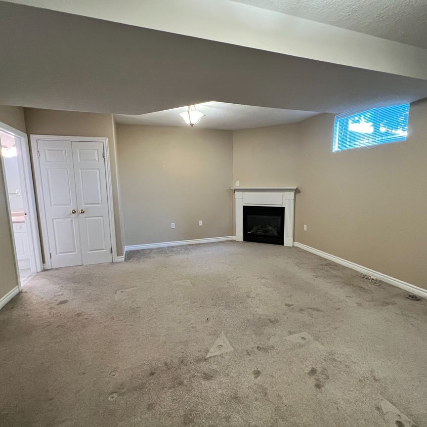 For Lease - 209 Dunsmore Lane Unit# Lower, Barrie, Ontario - Photo 1