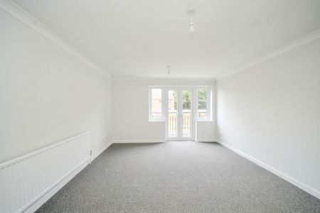 2 bedroom flat to rent - Photo 2