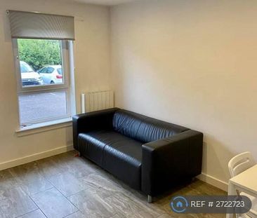 3 bedroom flat to rent - Photo 1