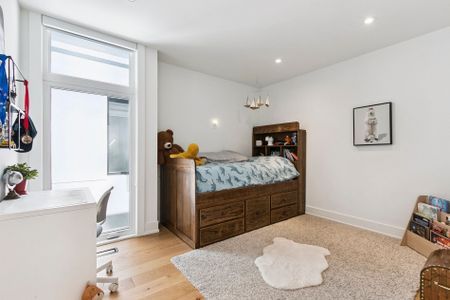 For Lease - 1040 Enola Avenue, Mississauga, Ontario - Photo 2