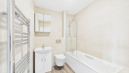 London Road, Camberley, Surrey, GU15 - Photo 4