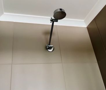 Room 6/68 Coolavin Road, Melbourne - Photo 6