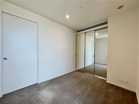 2815/70 Southbank Boulevard - Photo 5