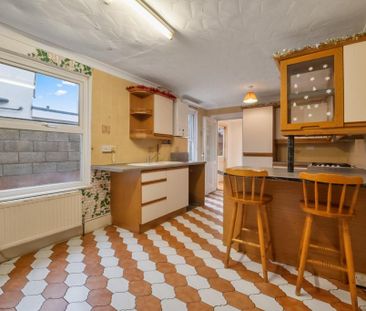 3 bedroom end of terrace house to rent - Photo 6